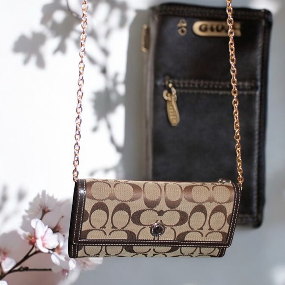 Coach Hamptons Signature Canvas Long Wallet with Checkbook - EUC - Picture 14 of 15